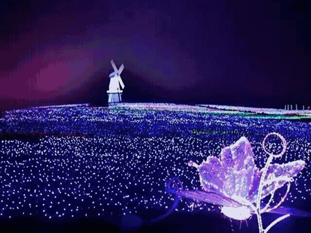 就在东湖之畔,