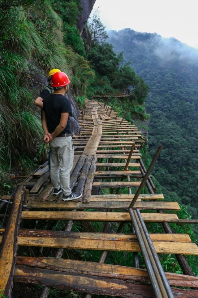 抢先看!德化石牛山景区3000米悬崖栈道施工建设中,预计2019年开放!