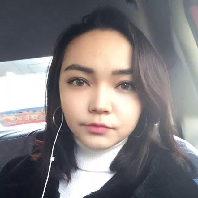 00) 小杏小杏,听说校歌决赛马上就要开始了,我好想去现场听小哥哥小姐