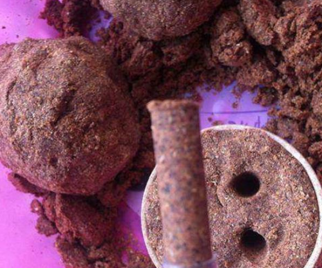 钓鱼饵料:猪肝垂钓,鱼获最少20斤以上