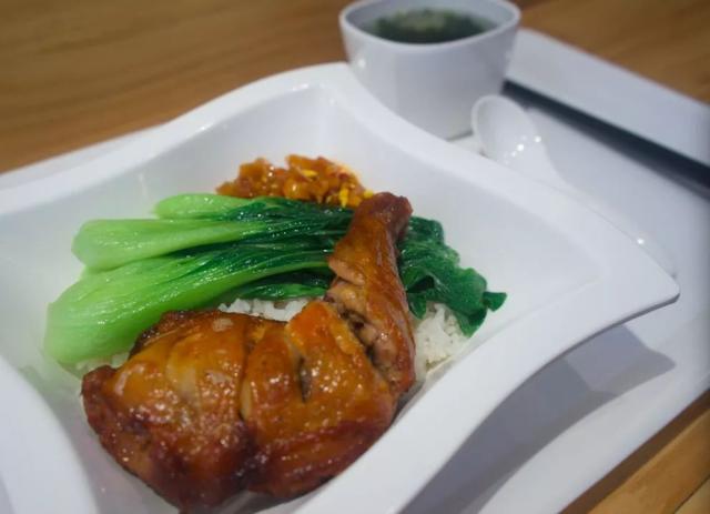 今天吃什么|这家不足30平米的便当店,各式套餐让你一月不重样!