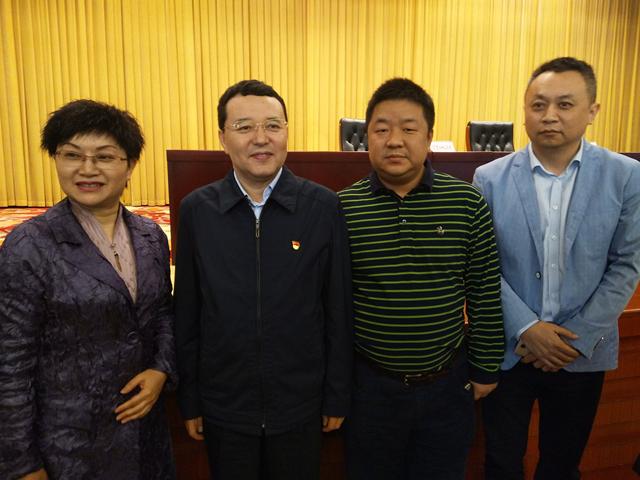 《让世界爱上湖北》全省电商会长集体学习十九