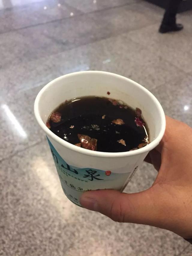 一杯温暖的红糖水