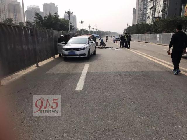 南充滨江路三轮车驾驶员车祸死亡(现场视频)