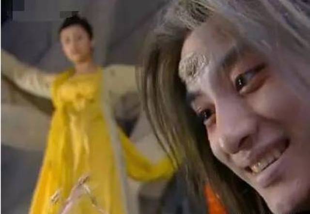 她是《红拂女》里和贾乃亮的最爱,至死都守候在身旁的尺素.