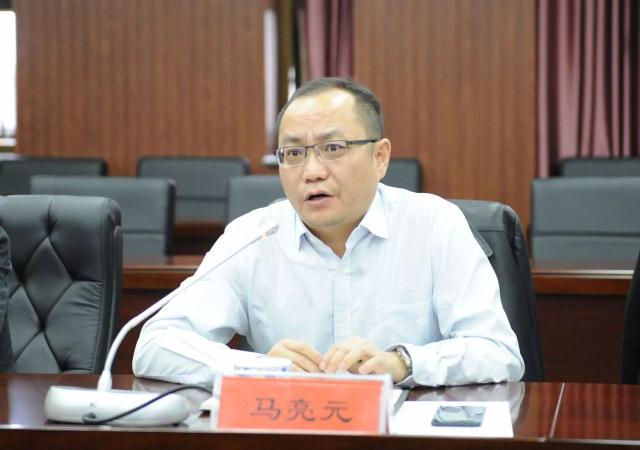 感谢乌尔禾区委,区人民政府对龙浩集团的信任和厚爱,"乌尔禾的地面和