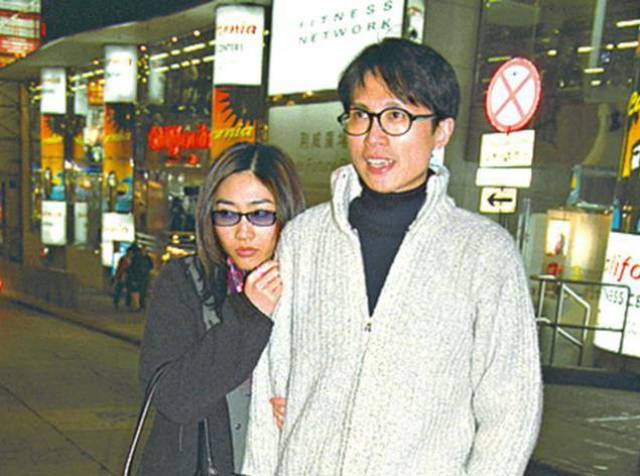 2002年,黄子华与年轻自己十六年,任职化妆师的「翻版关咏荷」温安妮