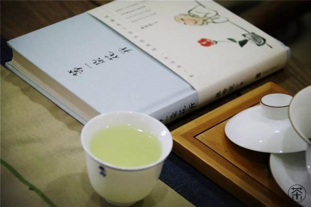 "喝茶读书,都是一件需要去细细体味的事.