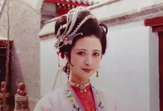 《红楼梦》中"惨死"的尤二姐,失联30年,竟在美国活成这样?