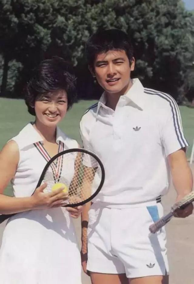 山口百惠和三浦友和的爱情,绝对是上世纪的经典爱情之一.