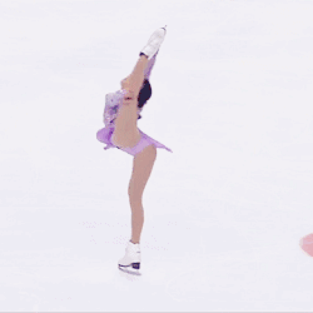 花滑女王金妍儿vs浅田真央谁更强?