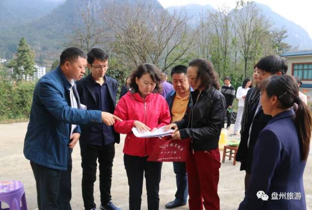 天山飞瀑,科技示范园等,听取了娘娘山景区董事长陶正学对娘娘山依托"