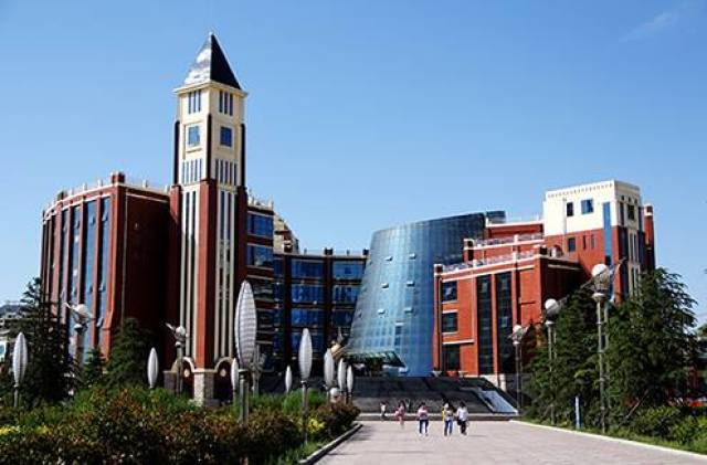 2008年升格为本科高校,更名为郑州华信学院.