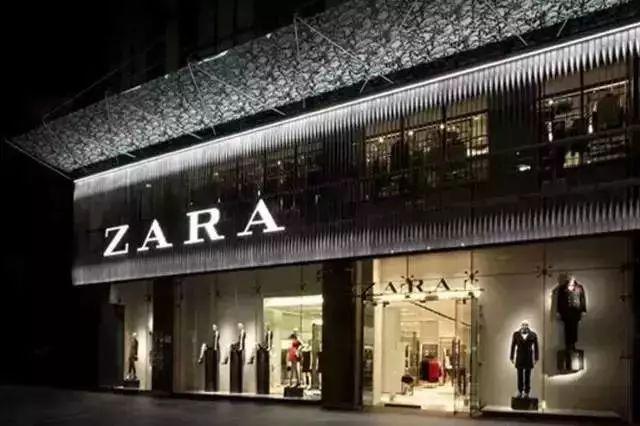 zara的橱窗还注重重点照明,以强化环境的神秘性与层次感