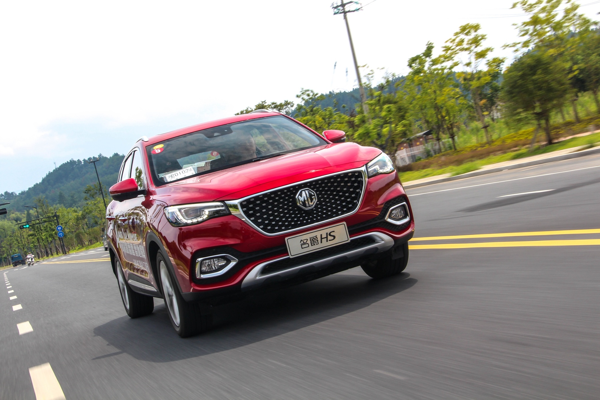 "荷尔蒙suv"名爵hs 这颜值分分钟俘获年轻人_手机搜狐网