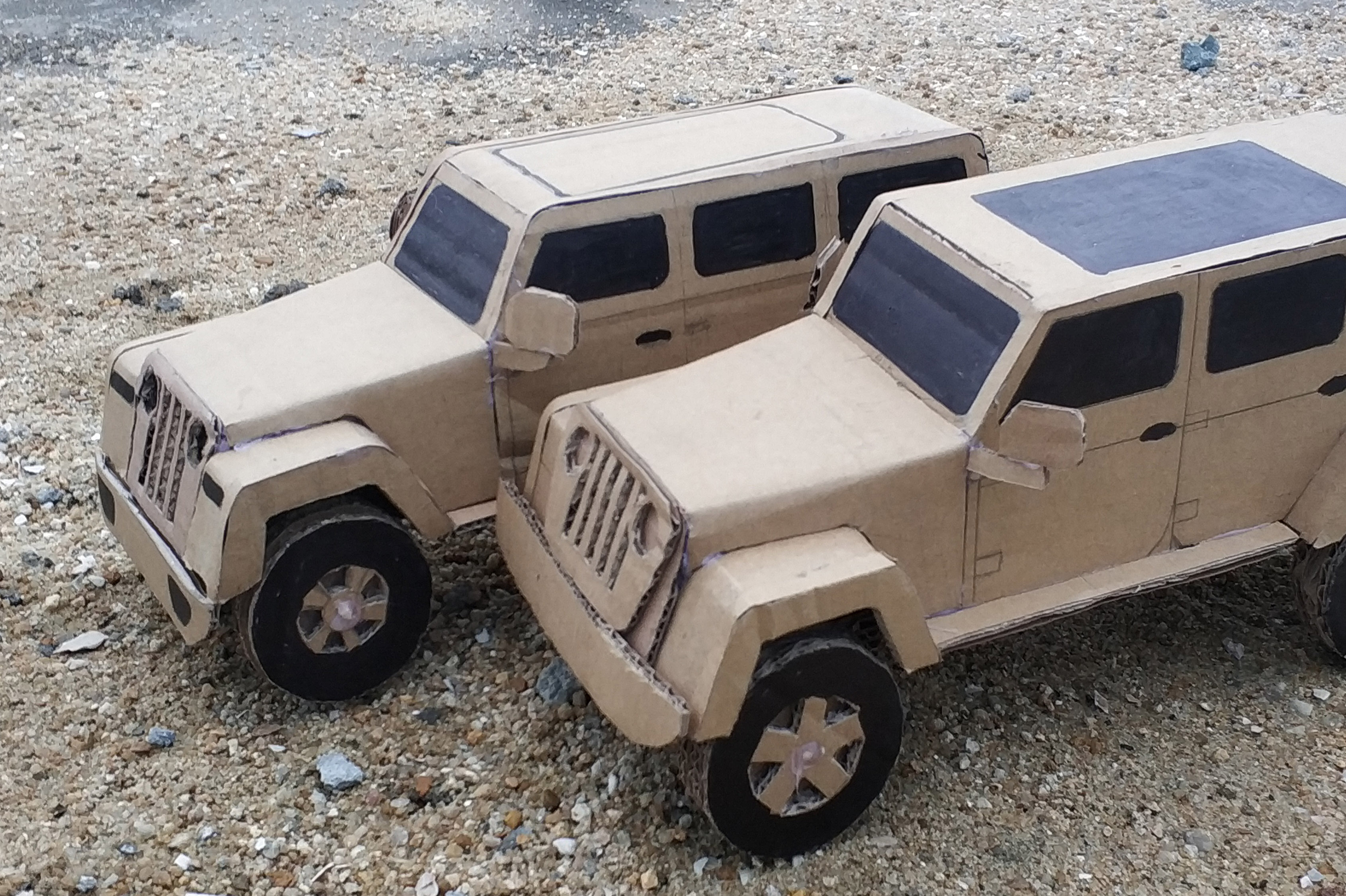 教你用纸箱diy制作jeep车 牧马人 sahara四门版汽车模型!