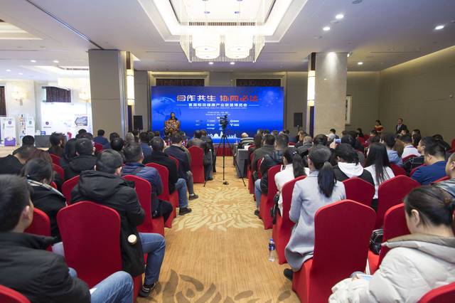 天隆科技总经理李明,中科优术董事长陈喜君,美国舜