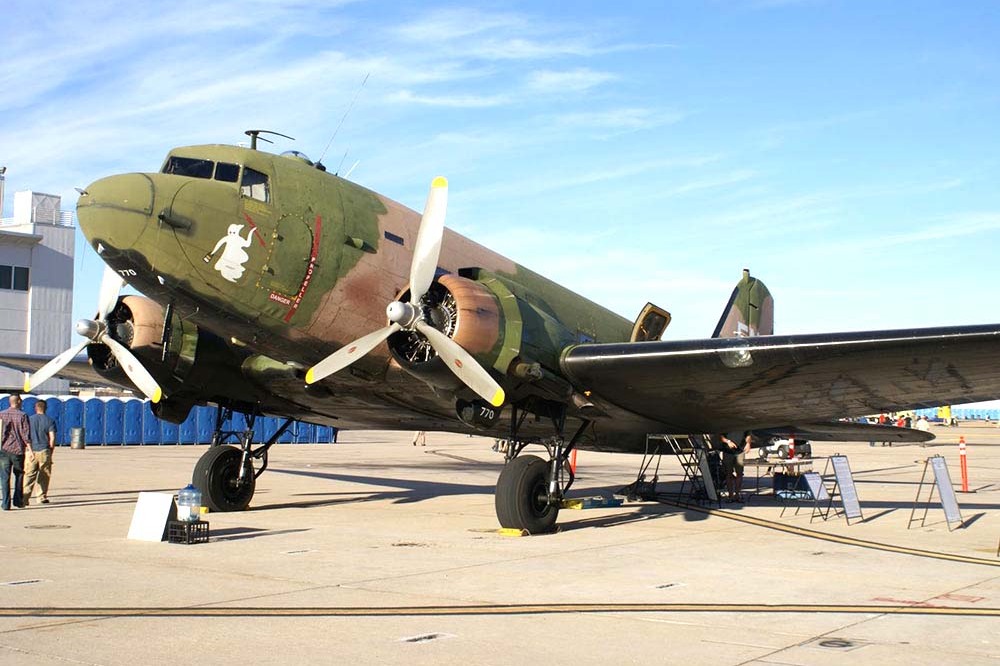 从天而降的"钢雨",越战美军最强支援战机,ac-47炮艇