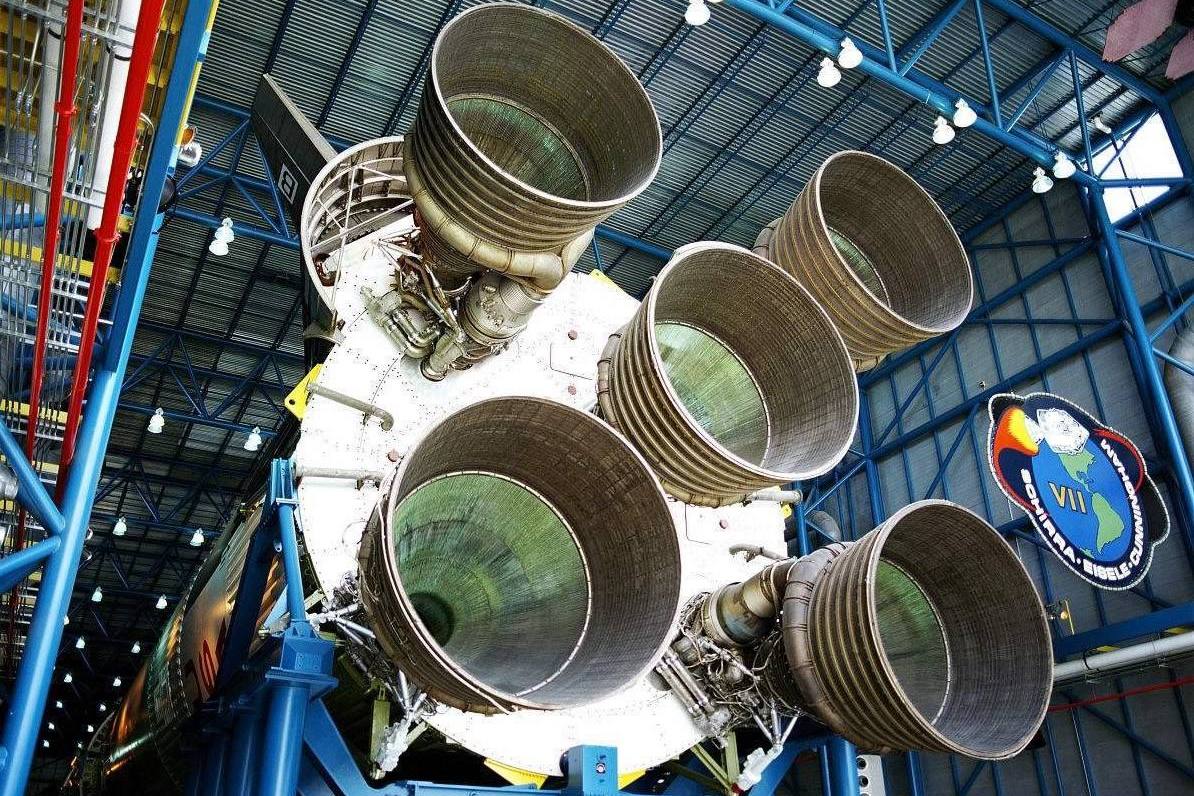 俄罗斯固体火箭发动机图片