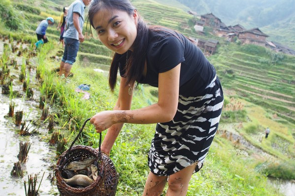 越南村妇:做陷阱抓鱼4_手机搜狐网