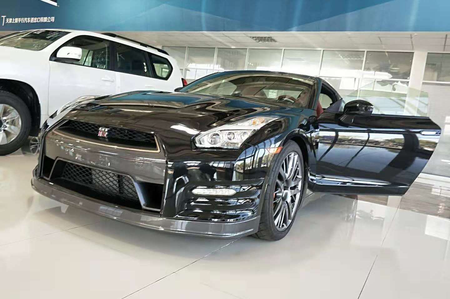 17款日产gtr 3.8t黑金刚版战神gtr_手机搜狐网