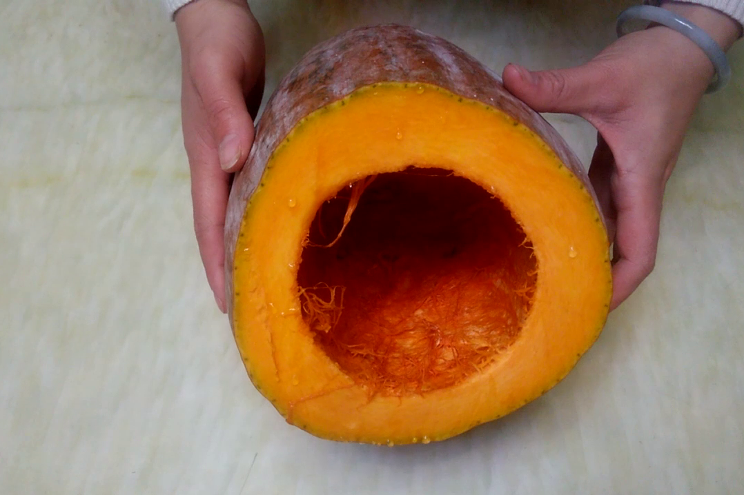 切开的南瓜这样保存一个月都不会坏赶紧试试