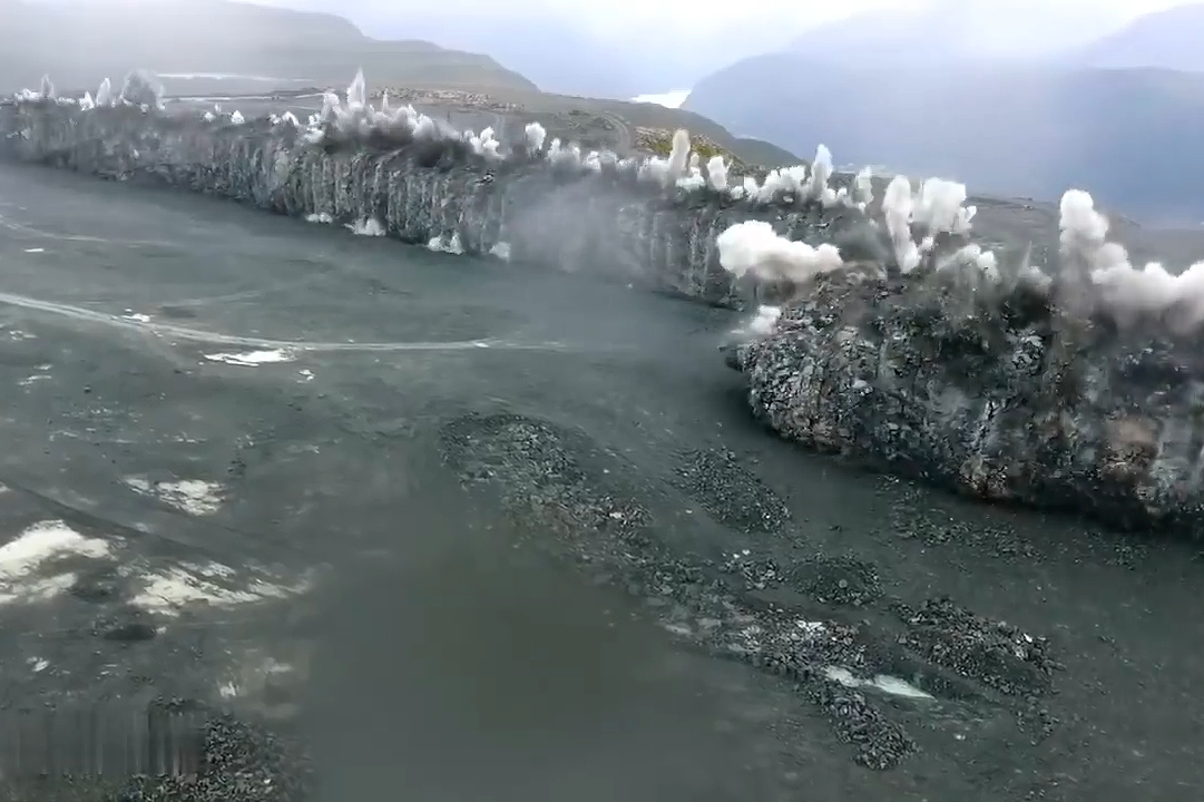震撼的炸山