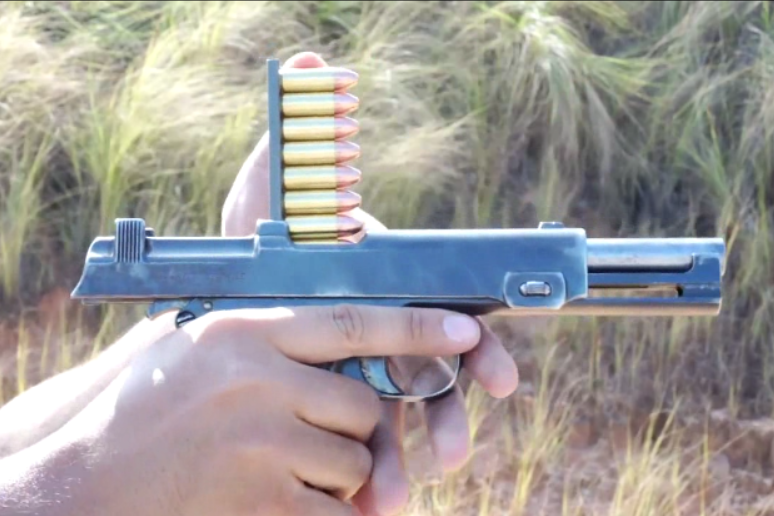 一代名枪斯太尔m1912半自动手枪原来它是采用弹夹供弹的