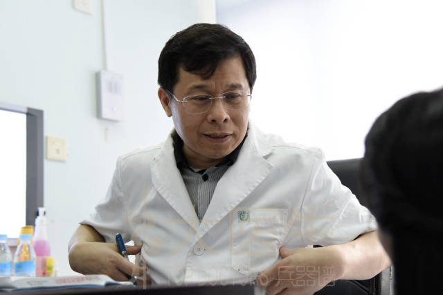 曾骐:让少儿挺起胸膛的"曾疯子"