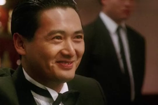 《赌神》陈先生亮出了自己的牌面,高进还没有露牌