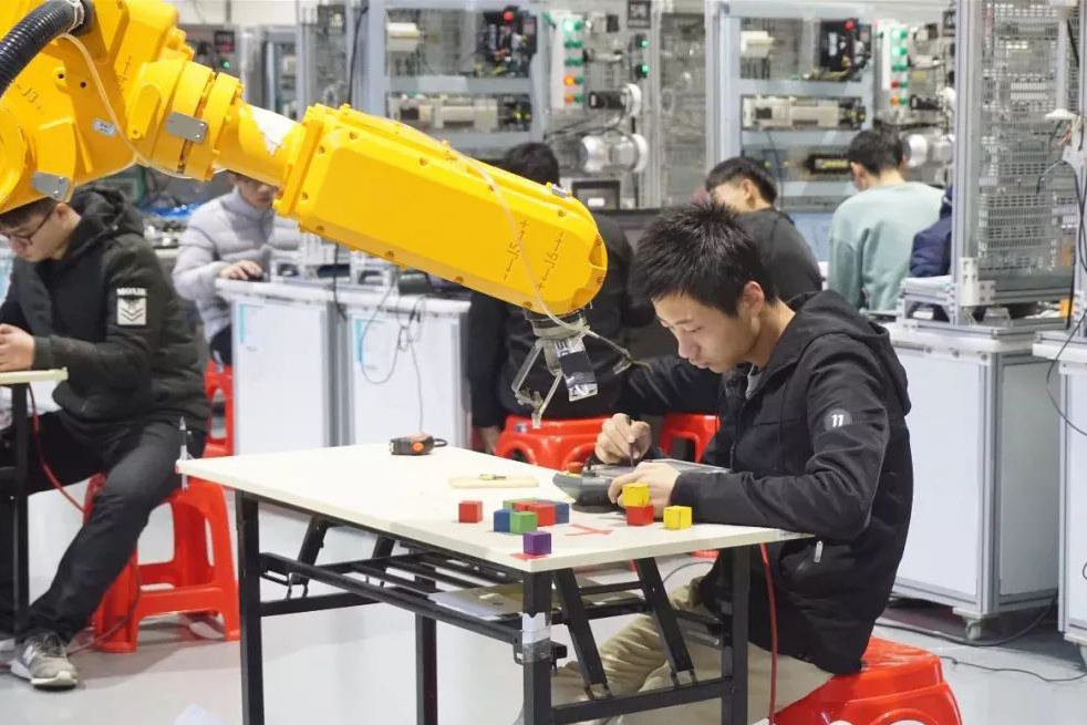 深圳工业机器人培训(深圳工业机器人培训学校)