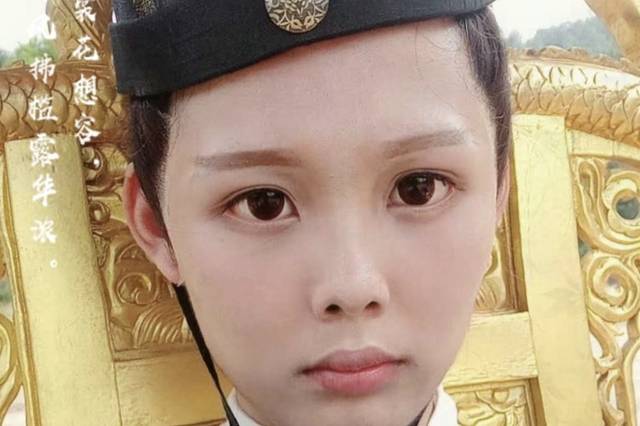 就这样刚来横店三天的何洛伊接到了第一场戏,特约角色.