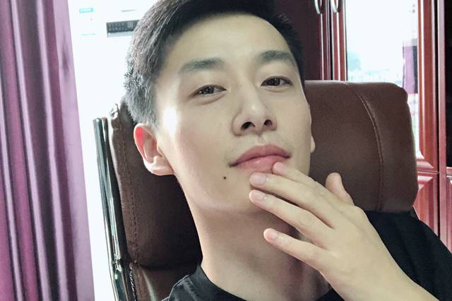 时尚先生胡义老师专访:10年圆一梦