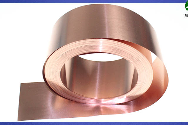 比较有光泽,但是紫铜的颜色是玫瑰红色的,也是有光泽的,因此我们从