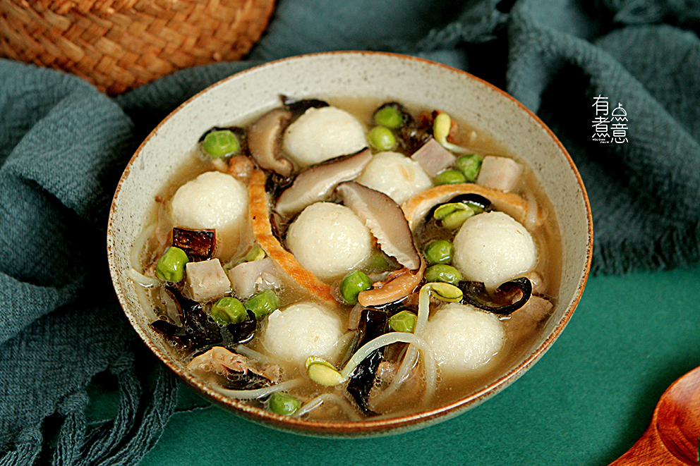 立夏粿又名立夏羹,是在立夏这天吃的一种粿子,根据