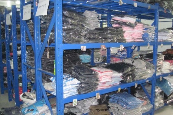 影响着服装厂仓储货品管理难度的因素有哪些？_搬运