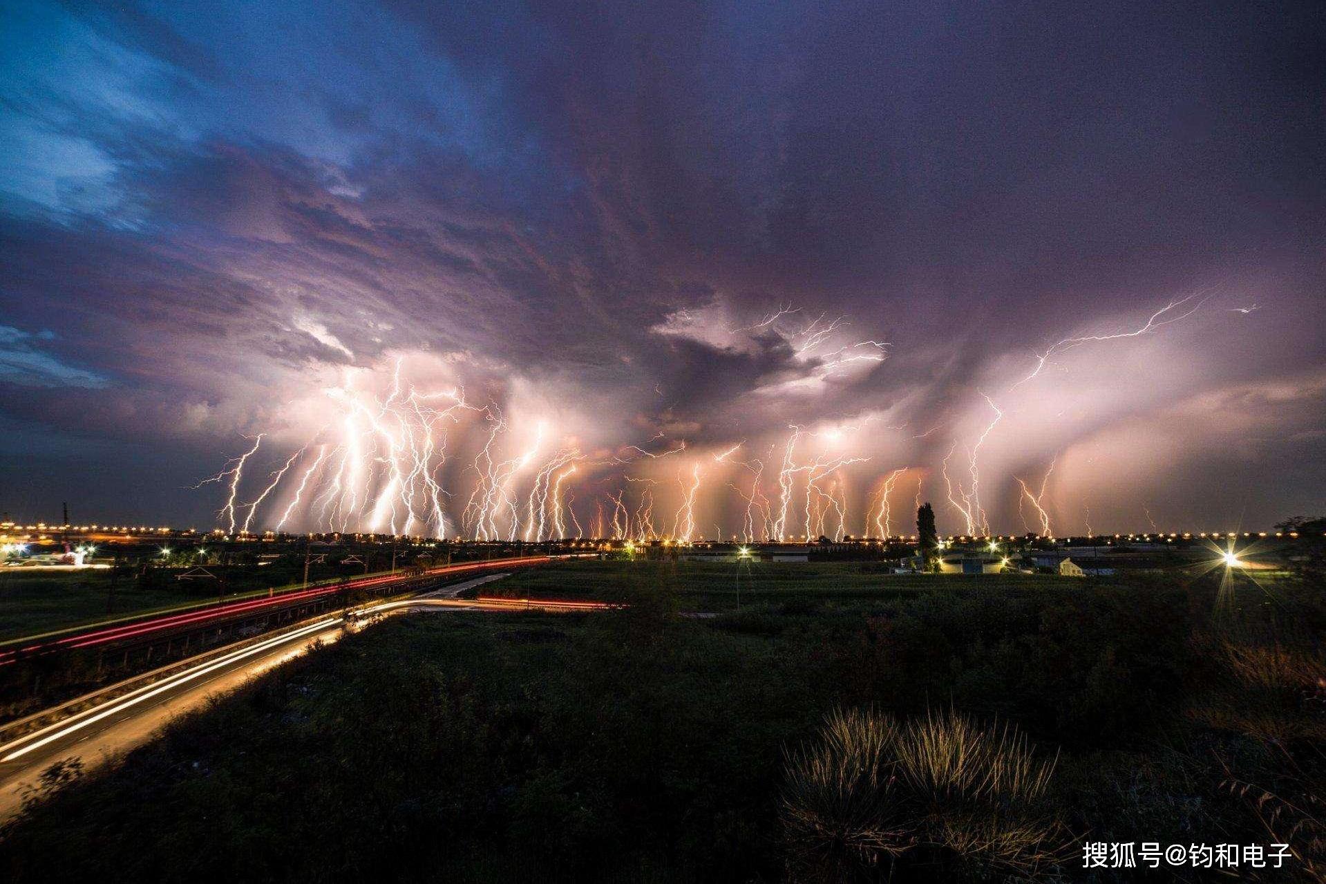 世界上有个神奇的湖泊年平均雷暴日达260天