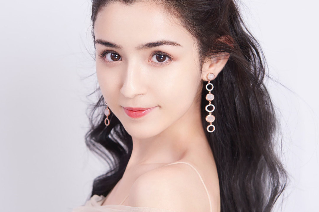 敦煌舞新疆美女哈尼克孜