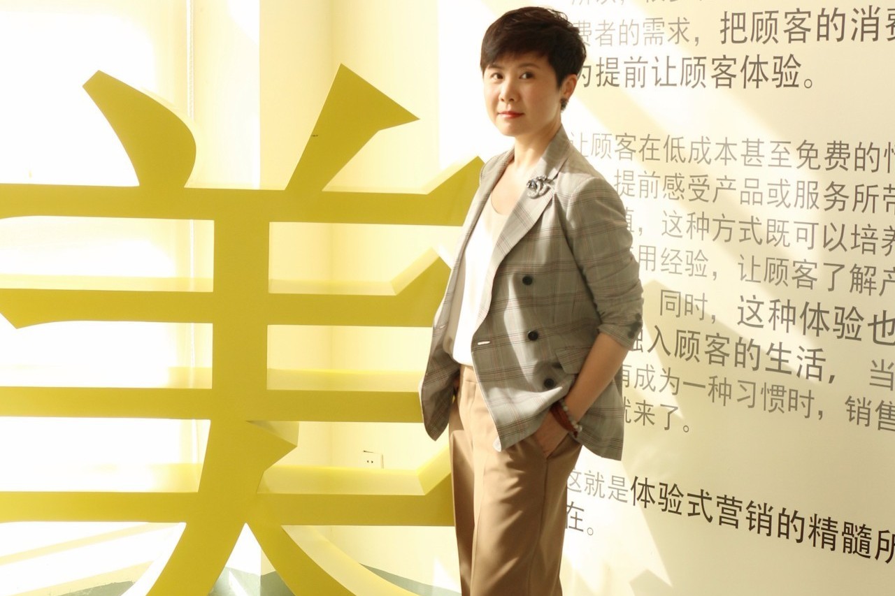 钟sir2020服饰陈列细节分析讲解_品牌