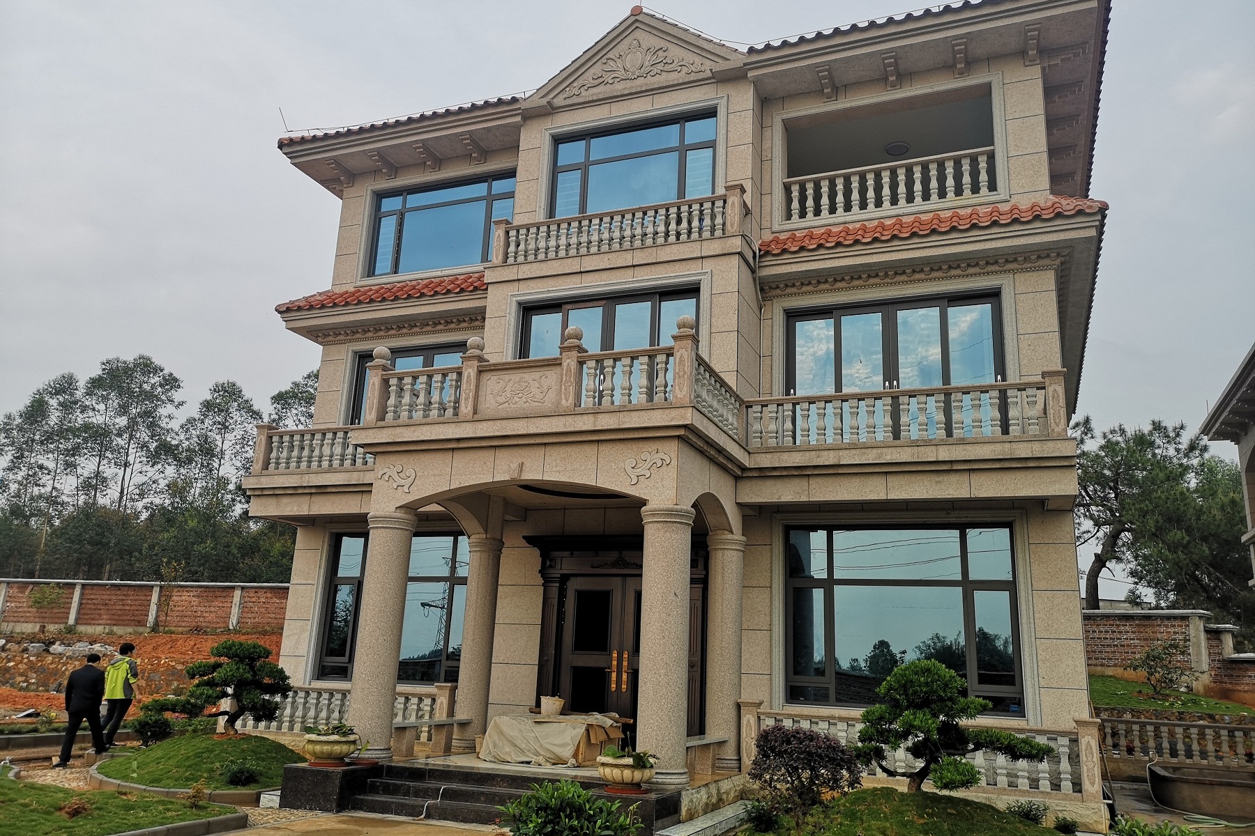 农村别墅装饰新型外墙仿石漆已成风潮,选对建筑涂料倍有面儿!_花岗岩