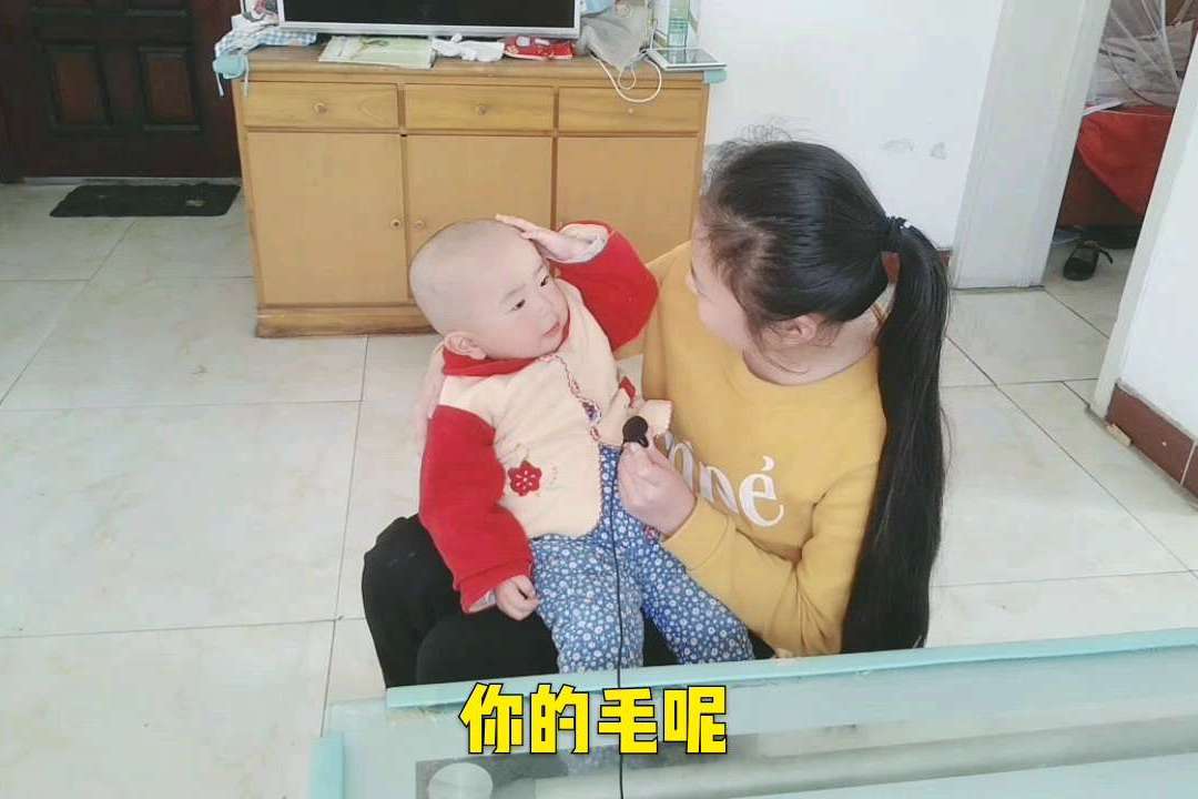 姐妹俩剃了头发图片