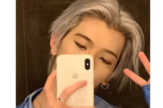 原创 七鹤大人的照片为何那么好看?看到他涂高光的方式,比女孩还精致