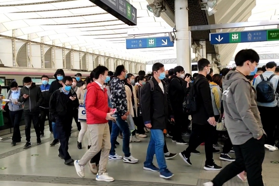 北京地铁西二旗站早高峰,曾经被称为地狱般恐怖的拥挤,现在很好