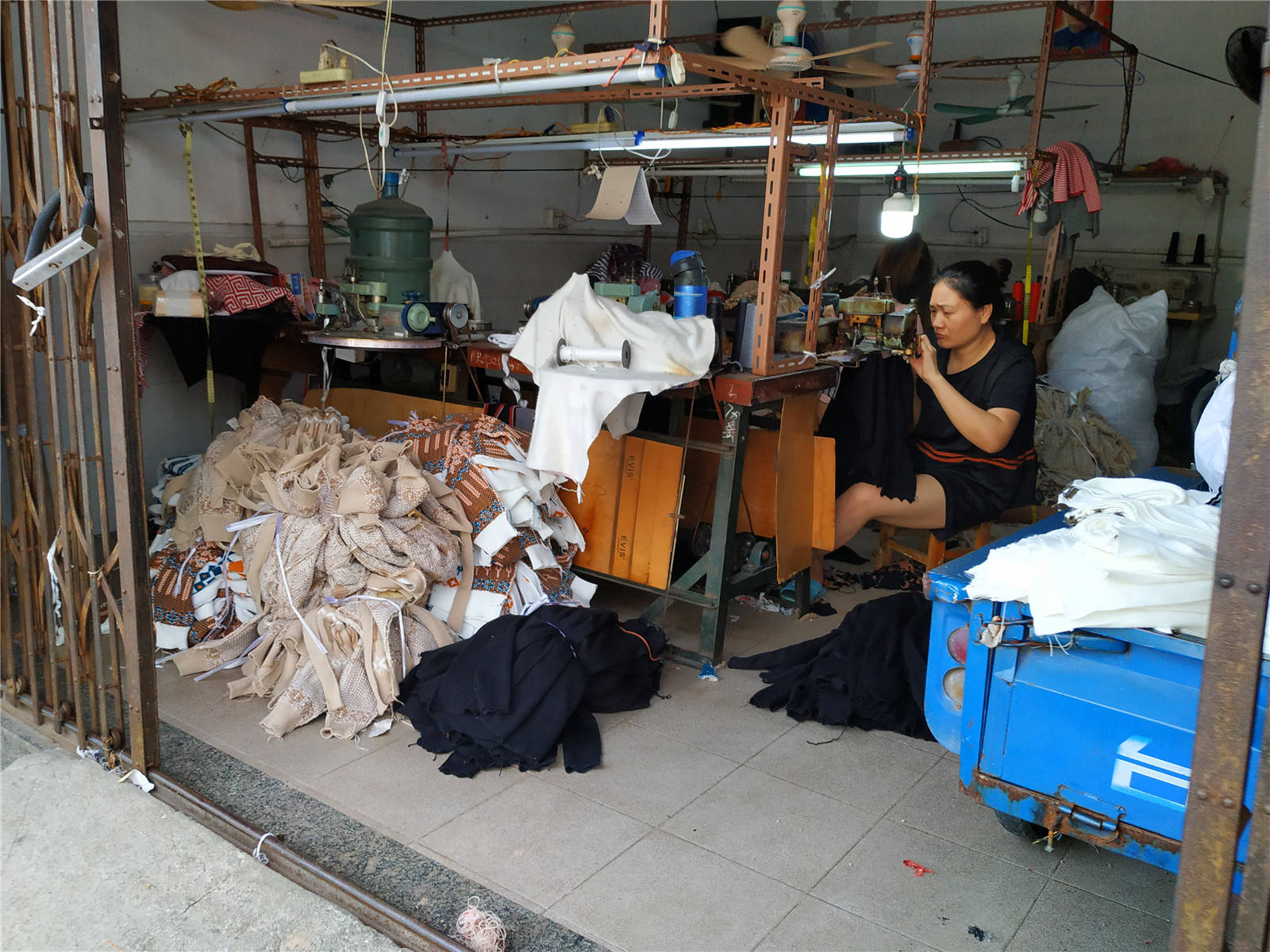 走进东莞服装厂：行业趋势与发展