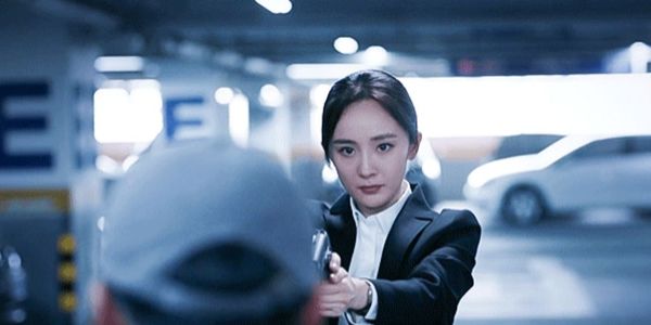 杨幂捐20万热巴捐15万,杨超越都比她捐得多,在嘉行不挣钱?