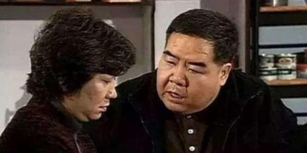 年龄相差不大的明星却演父/母子,最没想到鲍起静只大郑则仕两岁