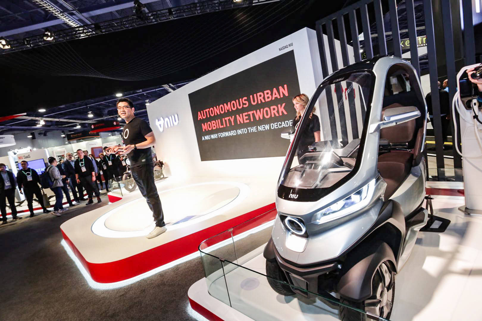 更强的小牛来啦!首创自动驾驶TQi和极速160的RQi发布 -搜狐大视野-搜狐新闻