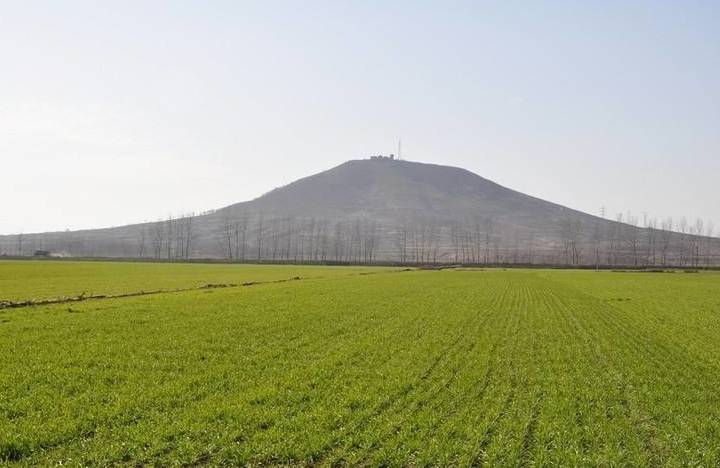 河南鲁山 突兀孤峰鲁山坡的传说-搜狐大视野-搜狐新闻