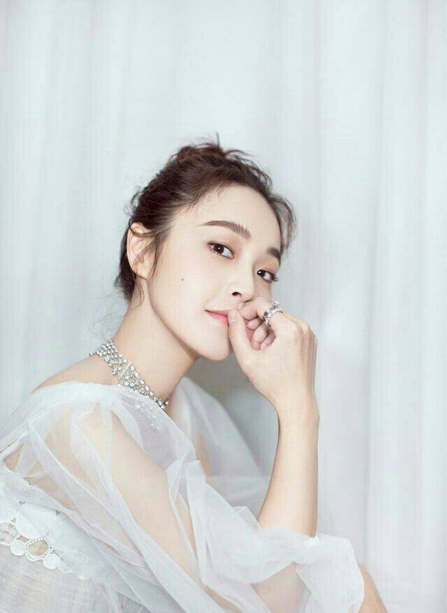 小花旦张佳宁魅力写真，网友：甜美清新脱俗-搜狐大视野-搜狐新闻
