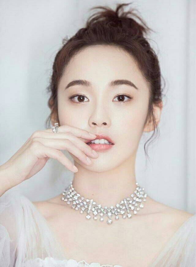 小花旦张佳宁魅力写真，网友：甜美清新脱俗-搜狐大视野-搜狐新闻